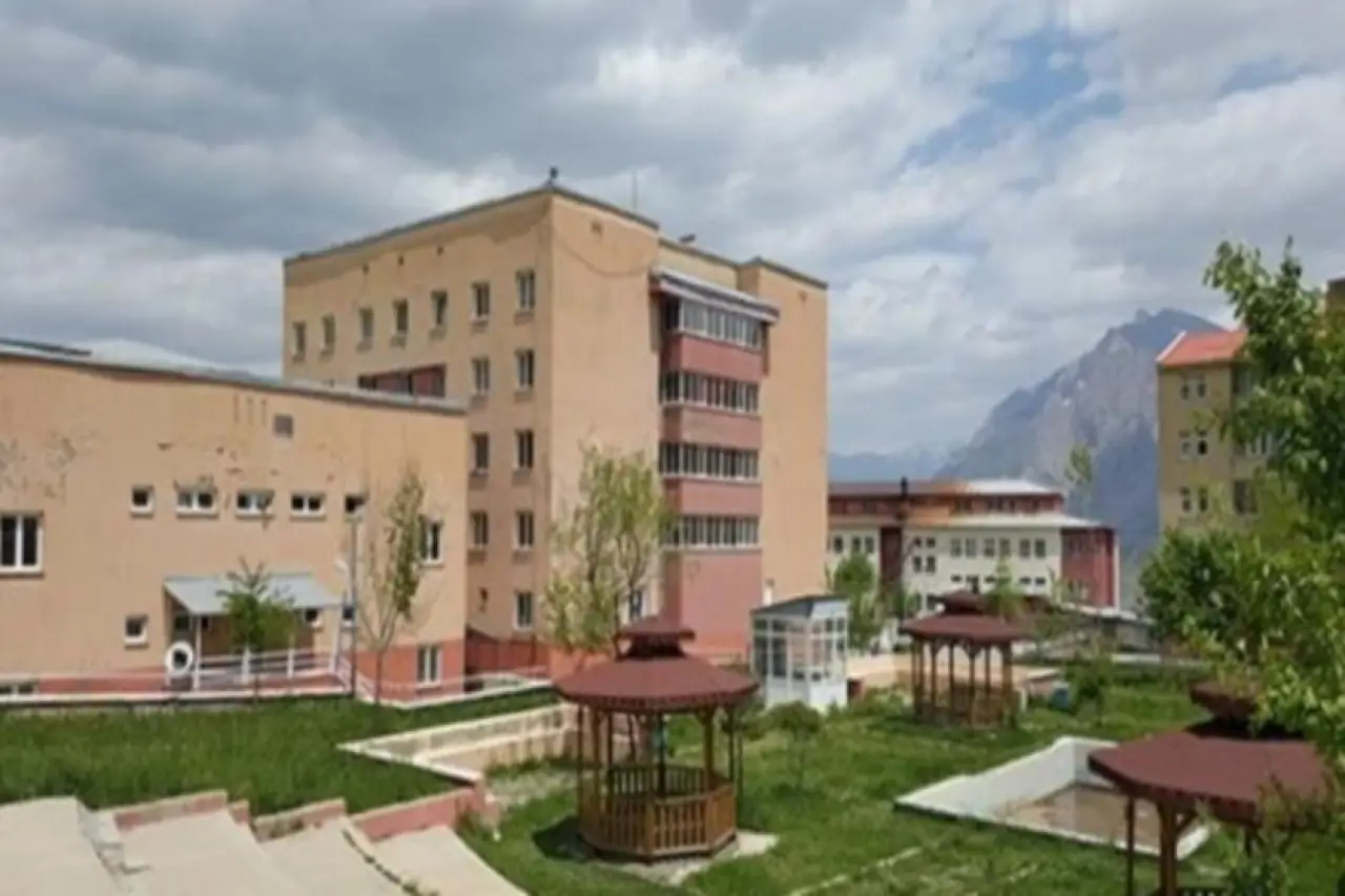 Hakkari'de yurtta intihar girişimi