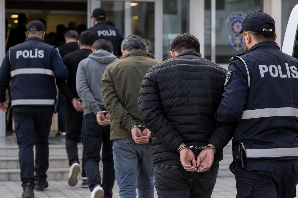 Şanlıurfa Siverek'te fuhuş operasyonu: 15 gözaltı
