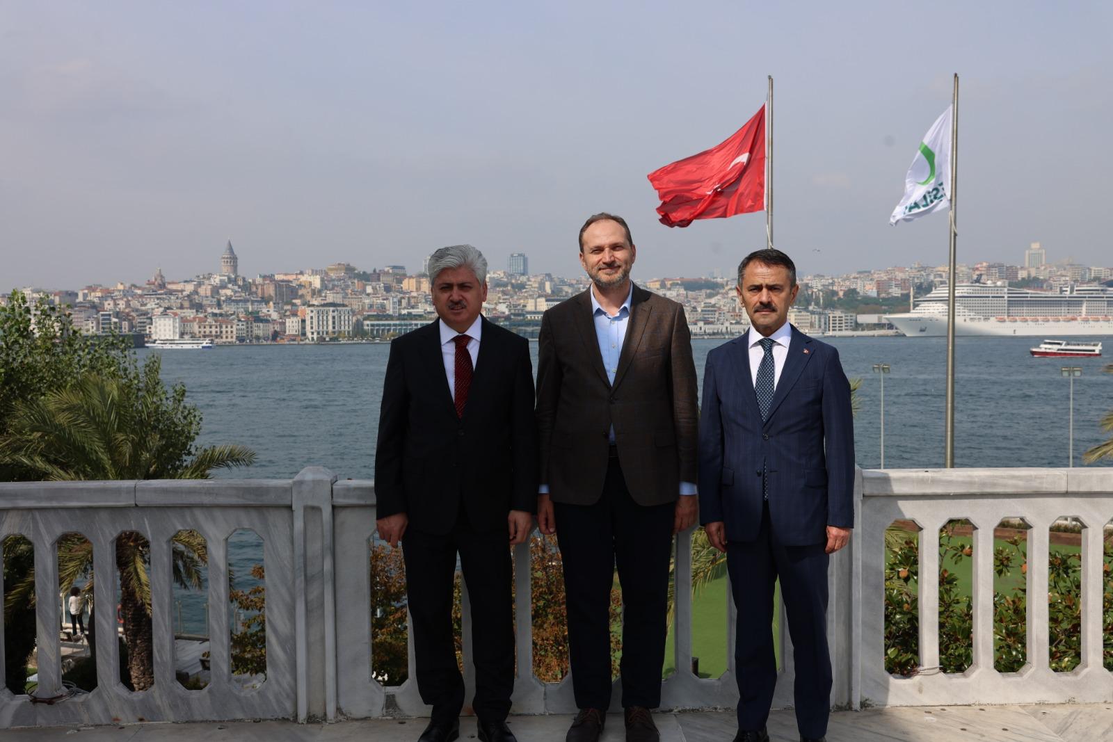 Kocaeli Valisi İlhami Aktaş ve Sakarya Valisi Rahmi Doğan, Türkiye Yeşilay Cemiyeti Genel Müdürlüğünü Ziyaret Ettiler