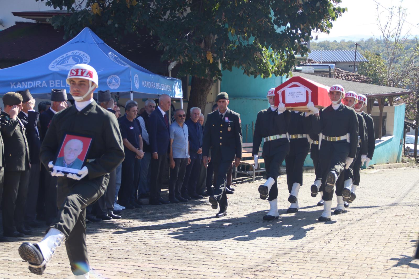 Kocaeli'de Kıbrıs Gazisi Hamit Altıntaş defnedildi