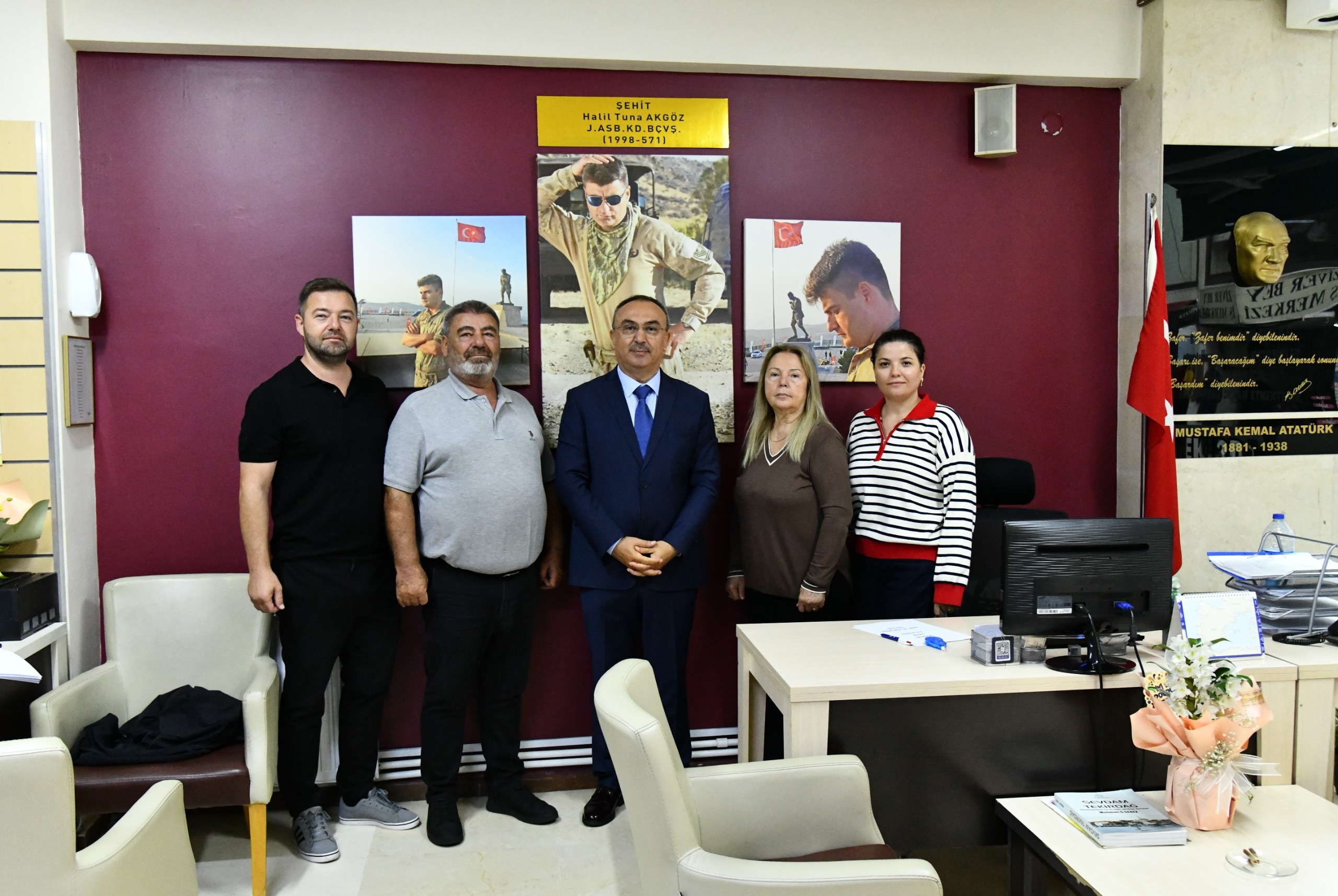 Vali Soytürk Kutsal Topraklardan Dönen Şehit Ailesi İle Bir Araya Geldi