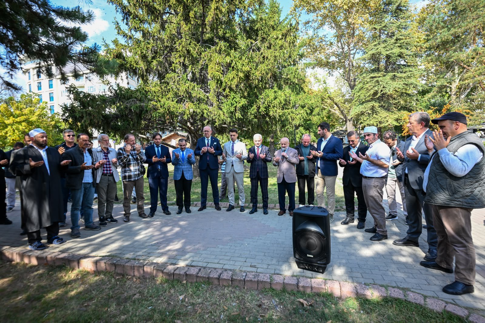 Valimiz Sayın Uğur Turan, kutsal topraklara gidecek vatandaşlarımız için düzenlenen uğurlama programına katıldı…
