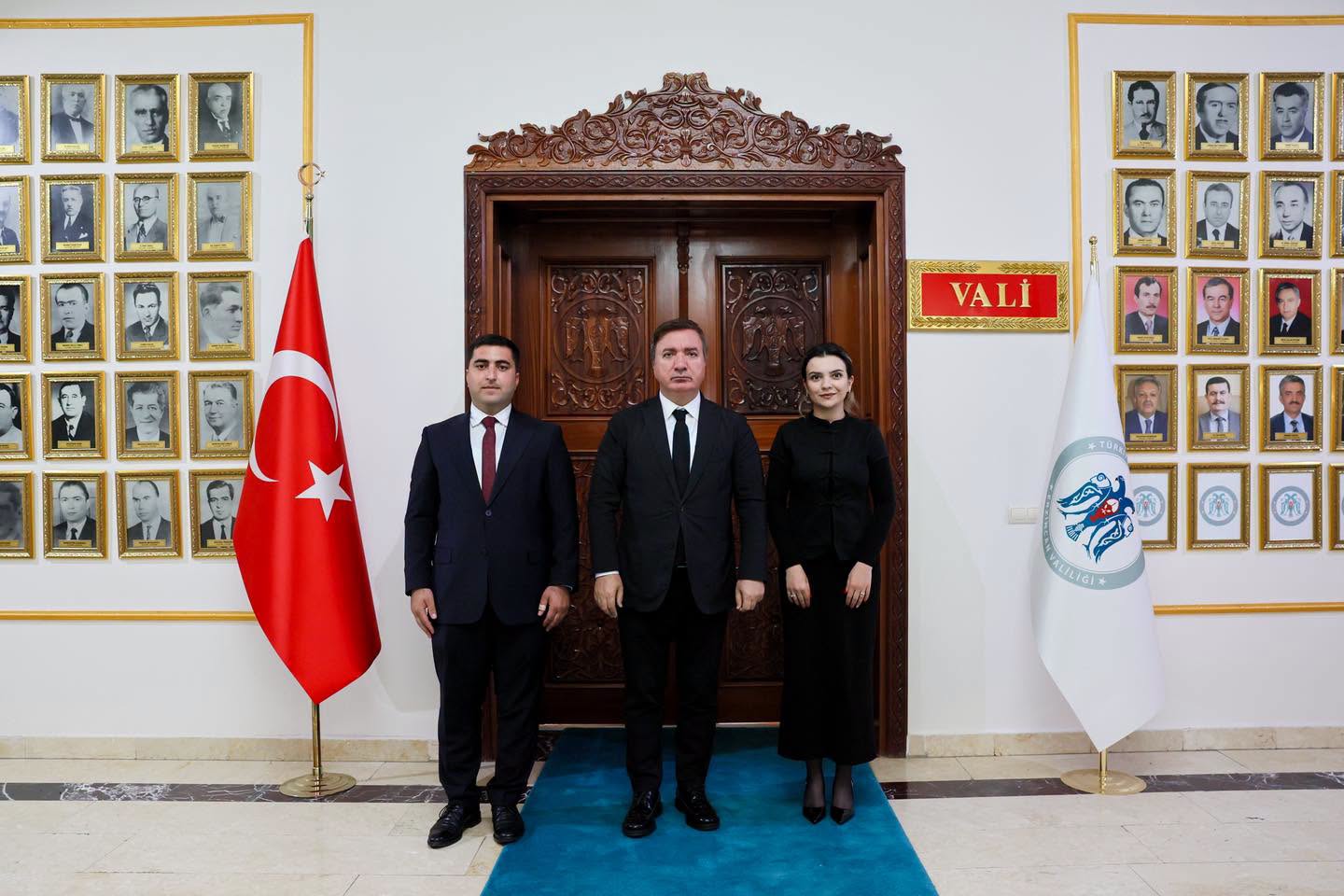 Valimiz Sayın Hamza Aydoğdu, ilimiz Kaymakam Adayı Sn. Hikmet Saka ve eşi Sn. İlke Saka'yı kabul etti.