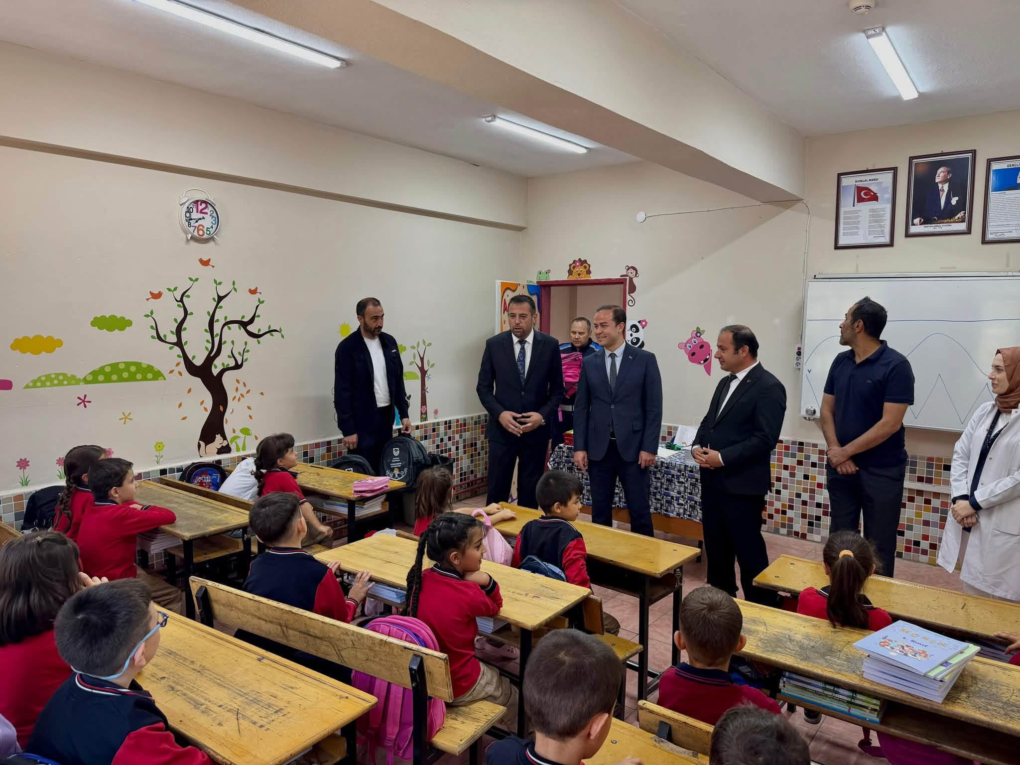 Doganhisar'da yeni egitim donemi baslangicinda okul ziyaretleri