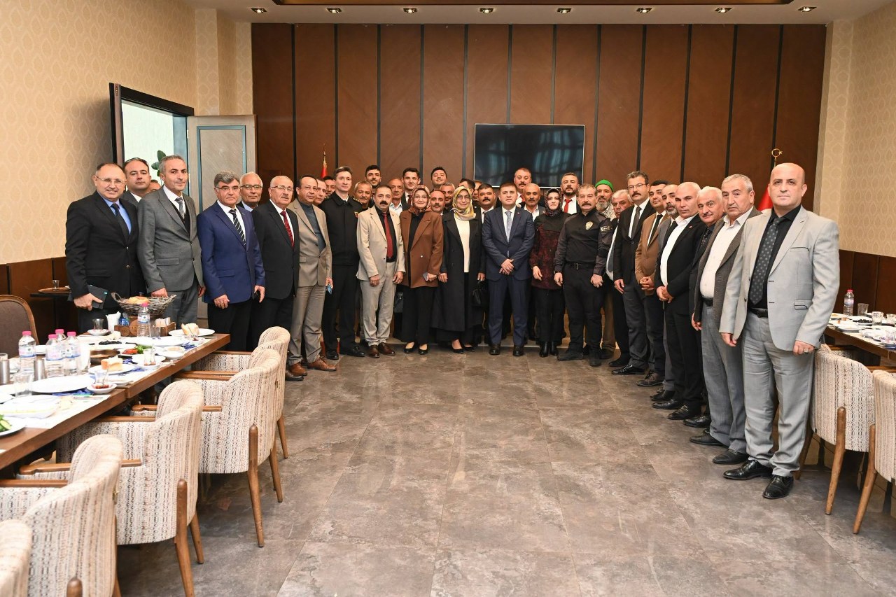 Kıymetli Muhtarlarımızla 19 Ekim Muhtarlar Günü