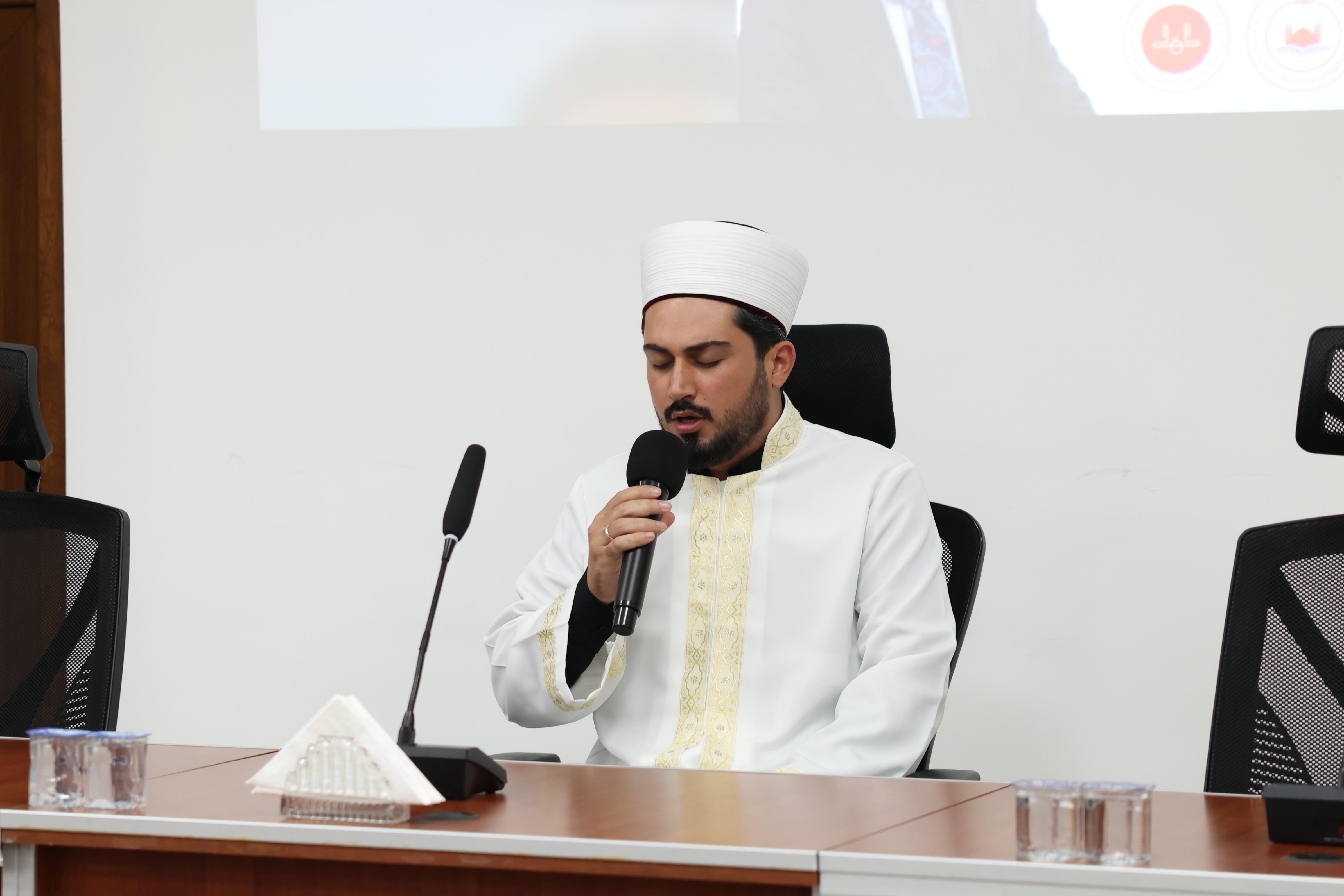 “Cami ve Sosyal Hayat” Konulu Konferans Valimiz Doç. Dr. Ömer Toraman’ın Katılımıyla Gerçekleştirildi